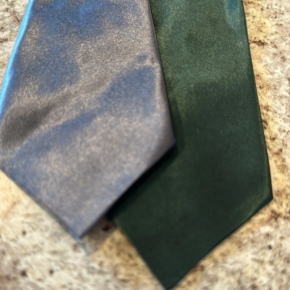 NWOT 10 inch unisex ties set of 4. Attached elastic cord goes under the colla